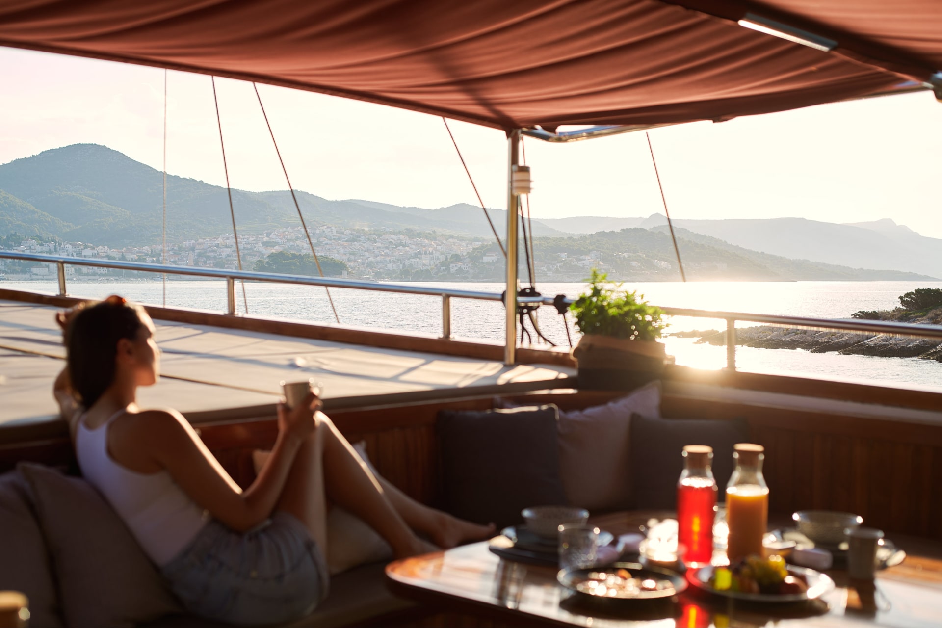 Luxury mini cruiser Cataleya for charter in Croatia