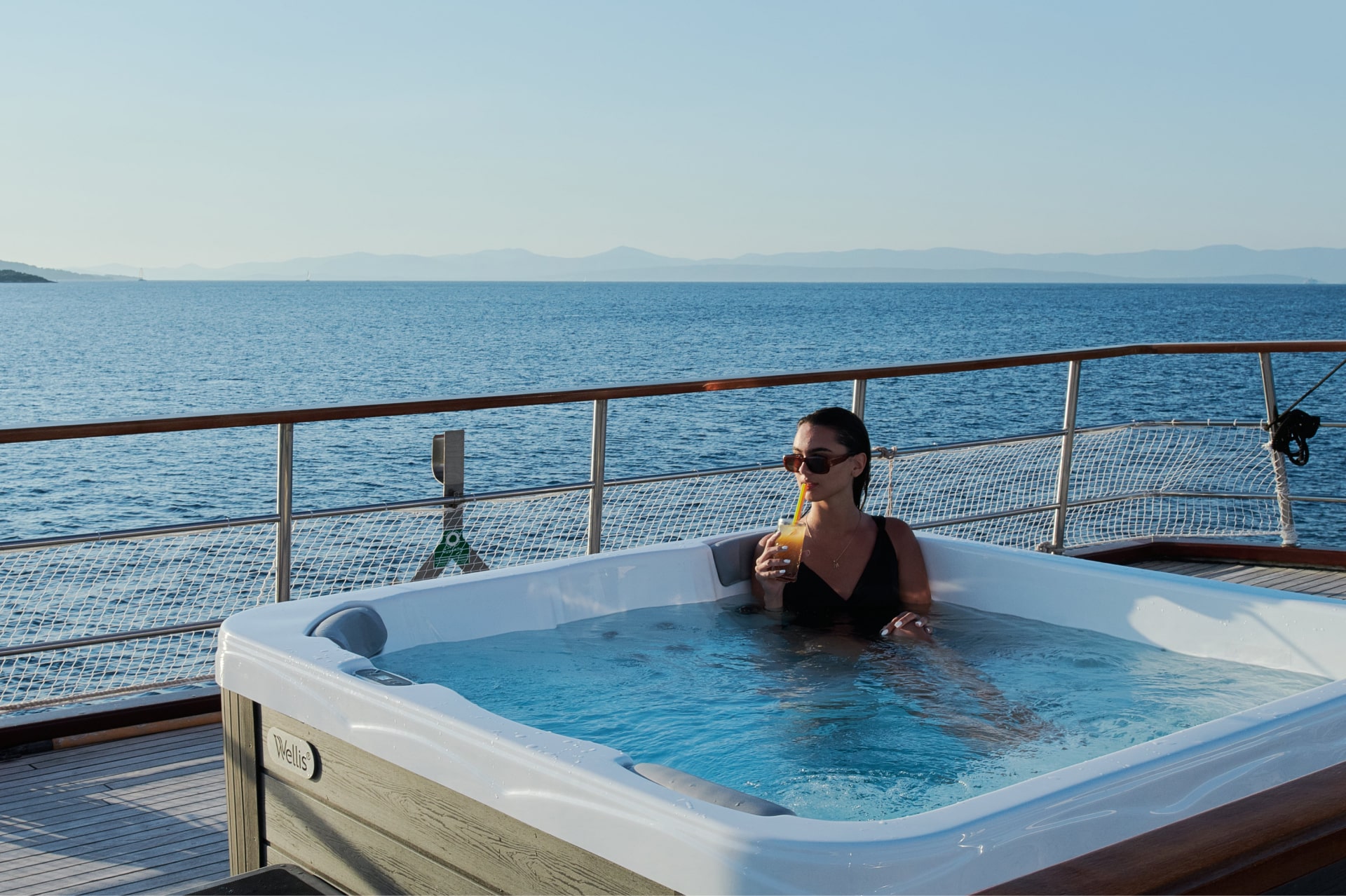 Luxury mini cruiser Cataleya for charter in Croatia