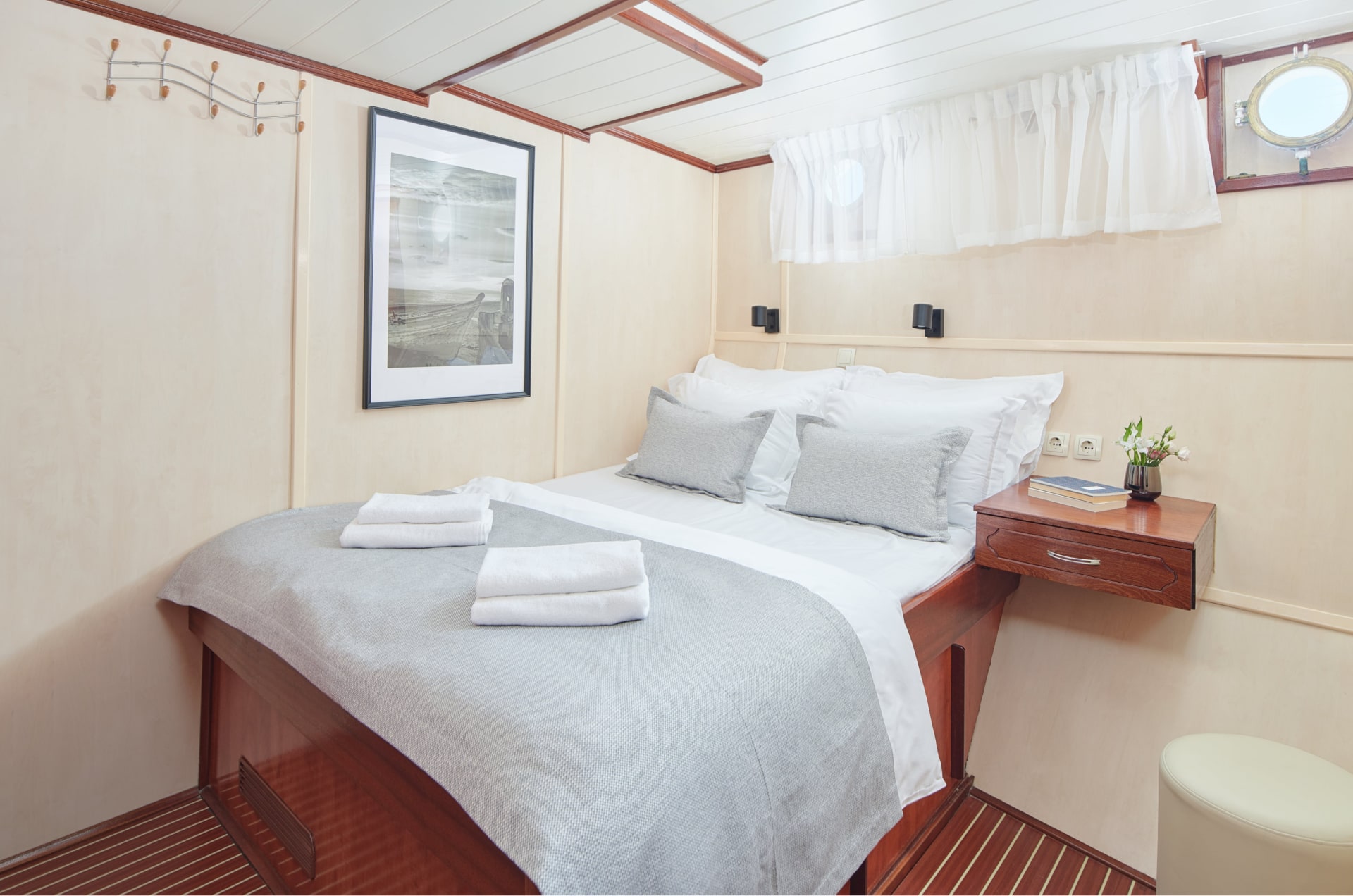 Luxury mini cruiser Cataleya for charter in Croatia